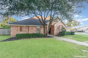 6315 Meadowmere Ln, Arlington, TX 76001 - Photo 2