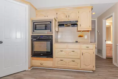 6315 Meadowmere Lane, Arlington, TX 76001 - Photo 10