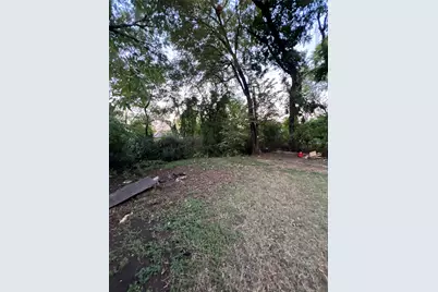 924 Sunnyside Avenue, Cockrell Hill, TX 75211 - Photo 10