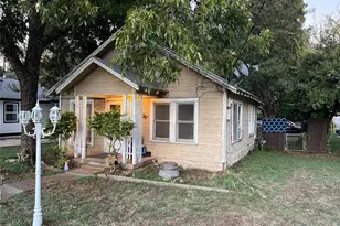 924 Sunnside Ave, Cockrell Hill, TX 75211 - Photo 1