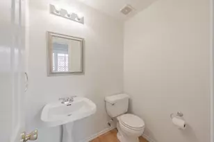 569 Continental Dr, Lewisville, TX 75067 - Photo 18