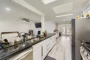 2801 Peachtree Ln, Pantego, TX 76013 - Photo 14