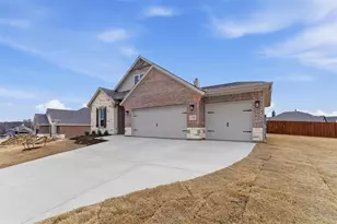 2300 Shamrock Ln, Weatherford, TX 76087 - Photo 4