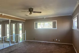 808 Flamingo Rd, Granbury, TX 76049 - Photo 2