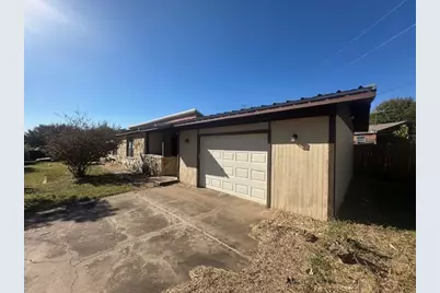 808 Flamingo Road, Granbury, TX 76049 - Photo 1