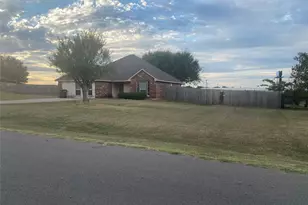 150 Hunters Cir, Weatherford, TX 76088 - Photo 2