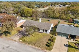 6809 Rustic Dr, Forest Hill, TX 76140 - Photo 18