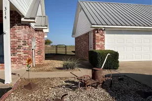 314 Jackson Heights, Lorena, TX 76655 - Photo 4