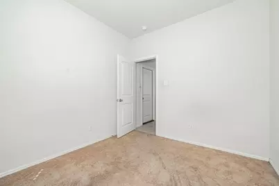 8324 Windsor Forest Drive, Fort Worth, TX 76120 - Photo 14