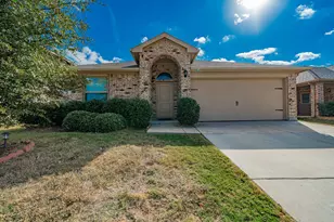 8324 Windsor Forest Dr, Fort Worth, TX 76120 - Photo 2