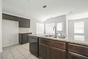 8324 Windsor Forest Dr, Fort Worth, TX 76120 - Photo 18