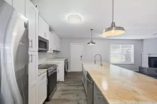 109 N Heights Dr, Crowley, TX 76036 - Photo 8