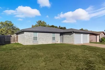 109 N Heights Drive, Crowley, TX 76036 - Photo 2