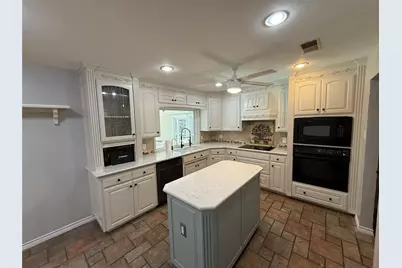 721 NW Ann Lois Lane, Burleson, TX 76028 - Photo 4