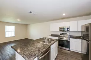 1308 N Brazos Ave, Cleburne, TX 76031 - Photo 6