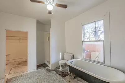 428 N Denton Street, Gainesville, TX 76240 - Photo 14