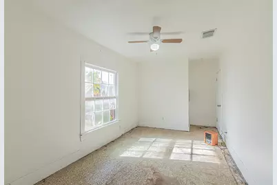 428 N Denton Street, Gainesville, TX 76240 - Photo 12