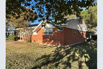 1608 Fisher Street, Goldthwaite, TX 76844 - Photo 2