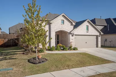 2900 Emerald Trace Drive, Denton, TX 76226 - Photo 2