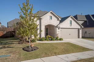 2900 Emerald Trace Dr, Denton, TX 76226 - Photo 2