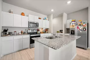 3133 Strawberry Farm Ln, Fort Worth, TX 76140 - Photo 2