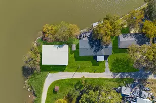 5357 Chief Ct, Granbury, TX 76048 - Photo 2