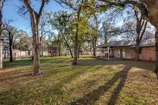 504 Austin Dr, Mineral Wells, TX 76067 - Photo 2