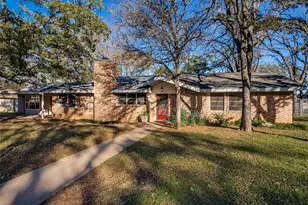 504 Austin Dr, Mineral Wells, TX 76067 - Photo 1