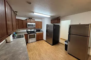 404 N Hannaford St, Granbury, TX 76048 - Photo 8