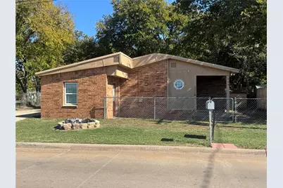 404 N Hannaford Street, Granbury, TX 76048 - Photo 2