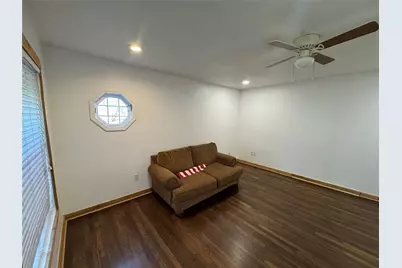 404 N Hannaford Street, Granbury, TX 76048 - Photo 4