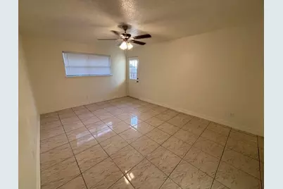 762 E Pecan Street, Hurst, TX 76053 - Photo 4