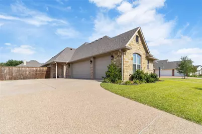 507 Stone Canyon Drive, Waco, TX 76657 - Photo 2