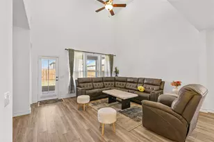 528 Wickerdale Wy, Little Elm, TX 75068 - Photo 2