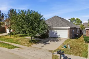 1204 Toledo Bend Dr, Princeton, TX 75407 - Photo 2