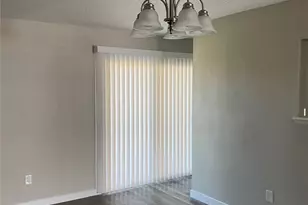 802 Las Palmas Dr, Grand Prairie, TX 75052 - Photo 10