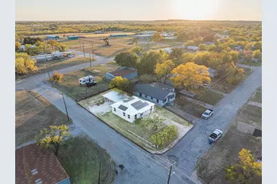 801 W Wheeler Street, Breckenridge, TX 76424 - Photo 2