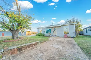 801 W Wheeler St, Breckenridge, TX 76424 - Photo 1
