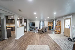 801 W Wheeler St, Breckenridge, TX 76424 - Photo 10