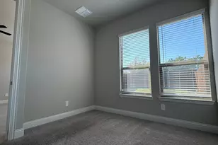 624 Hutchinson Ln, Lewisville, TX 75077 - Photo 14