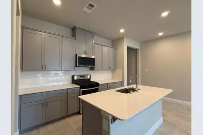 624 Hutchinson Lane, Lewisville, TX 75077 - Photo 8