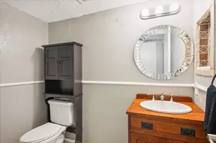 2804 Escada Dr, Farmers Branch, TX 75234 - Photo 10