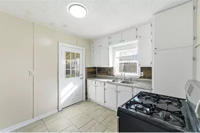 509 E 3rd Street, Lancaster, TX 75146 - Photo 32