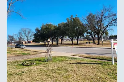 8715 Fairhaven Lane, Dallas, TX 75227 - Photo 10