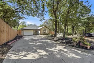 240 Cotton Dr, Mansfield, TX 76063 - Photo 2