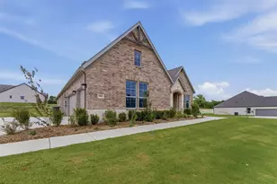 906 Perrin Ln, Van Alstyne, TX 75495 - Photo 2