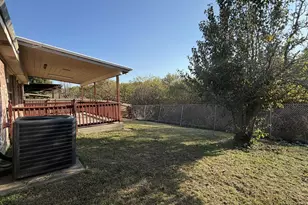 900 Timber Oaks Ln, Arlington, TX 76010 - Photo 12