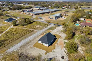420 E Ball St, Tom Bean, TX 75491 - Photo 26