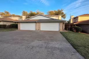 131 Allencrest Dr, White Settlement, TX 76108 - Photo 2