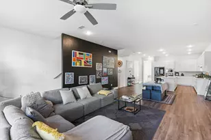 8132 Bromley Dr, Dallas, TX 75231 - Photo 12